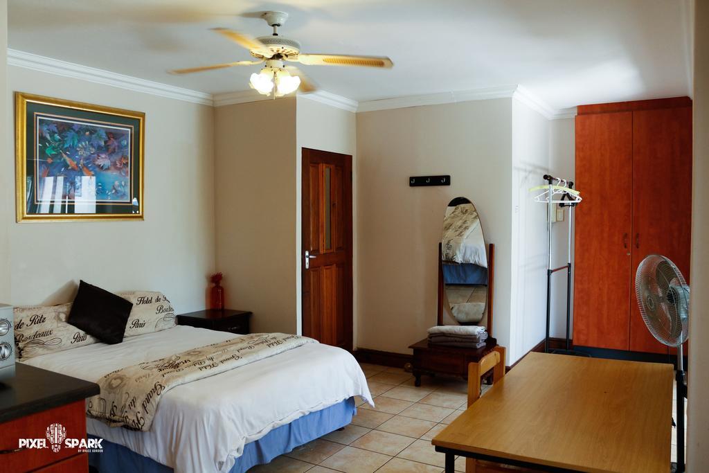 Tyday Accommodation Port Elizabeth Exterior foto